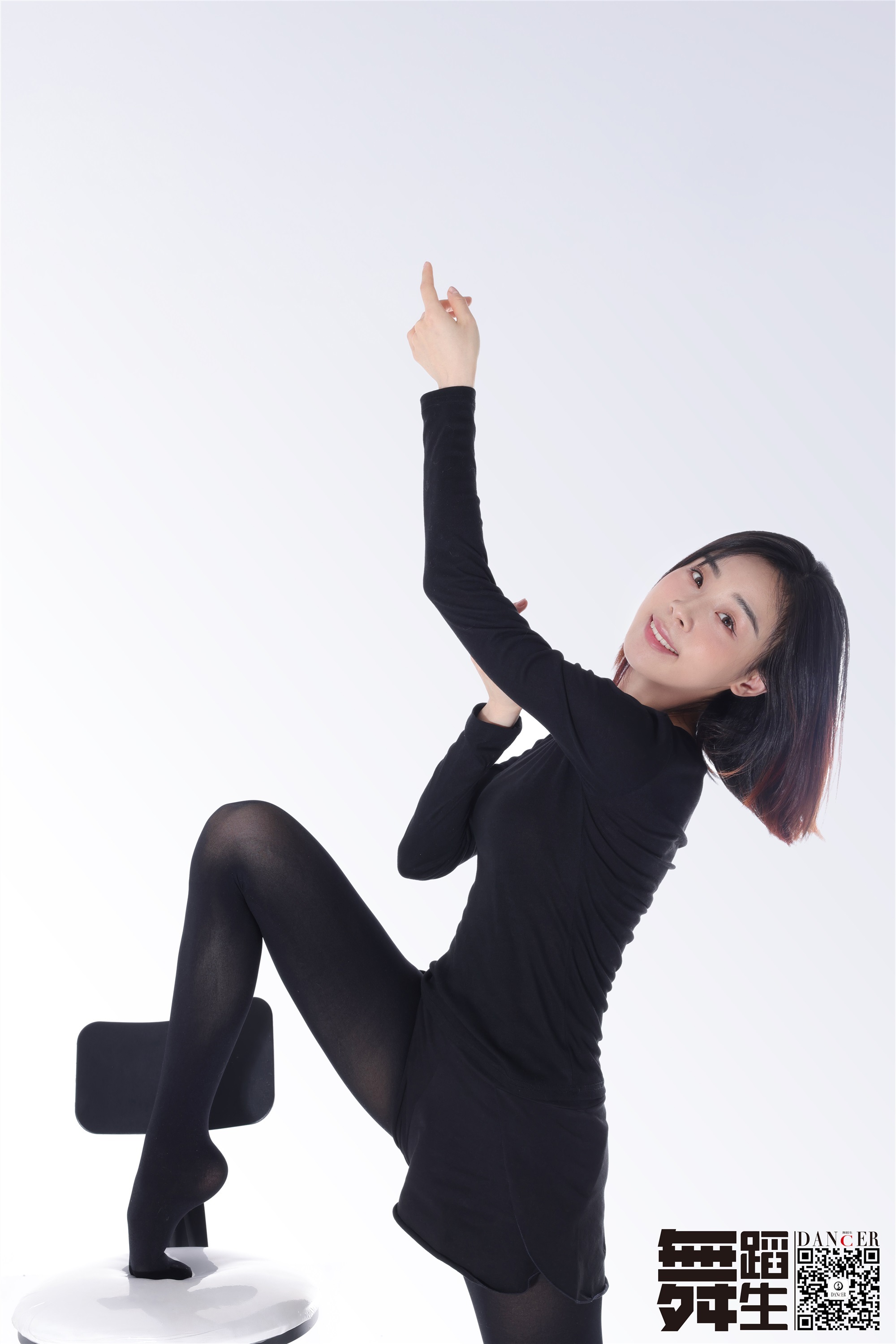 GALLI嘉丽 舞蹈生日记 105 - 黑与白 佚名